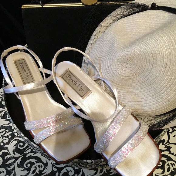 Creamy white heels with beading. Size 6 1/2 - Picture 4 of 5